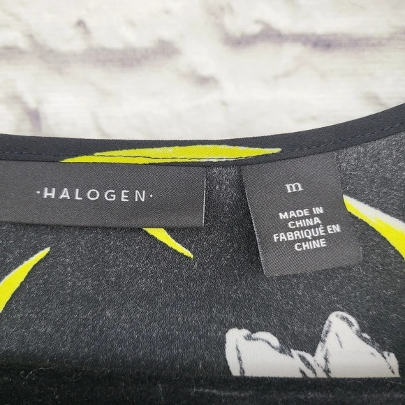 Halogen Women's Black Neon Yellow/White Floral Short Sleeve Ruffle Hem Top Sz M - Picture 7 of 13
